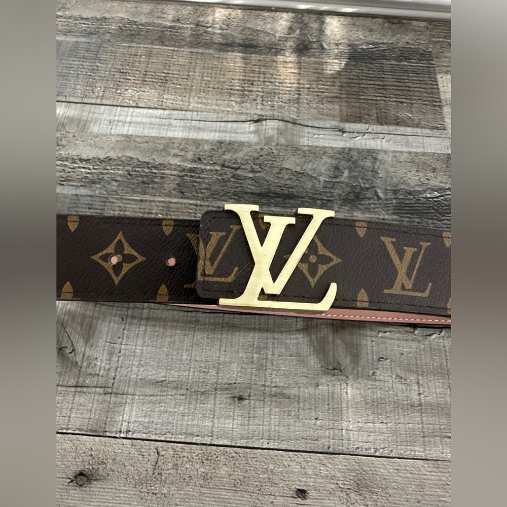 Brown and gold belt. - Picture 2 of 5